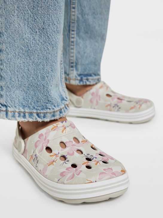 Blue Fin Clogs