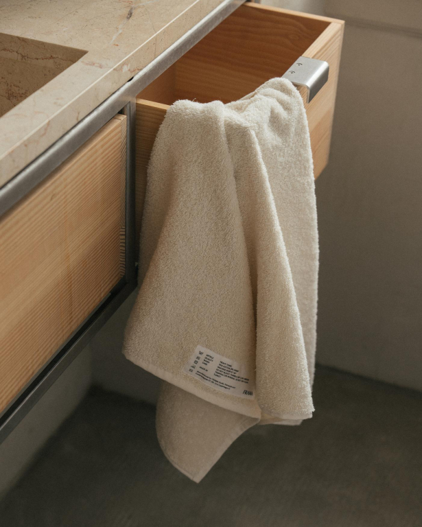 Frama Heavy Towel handdoek 50x80 Sage Green