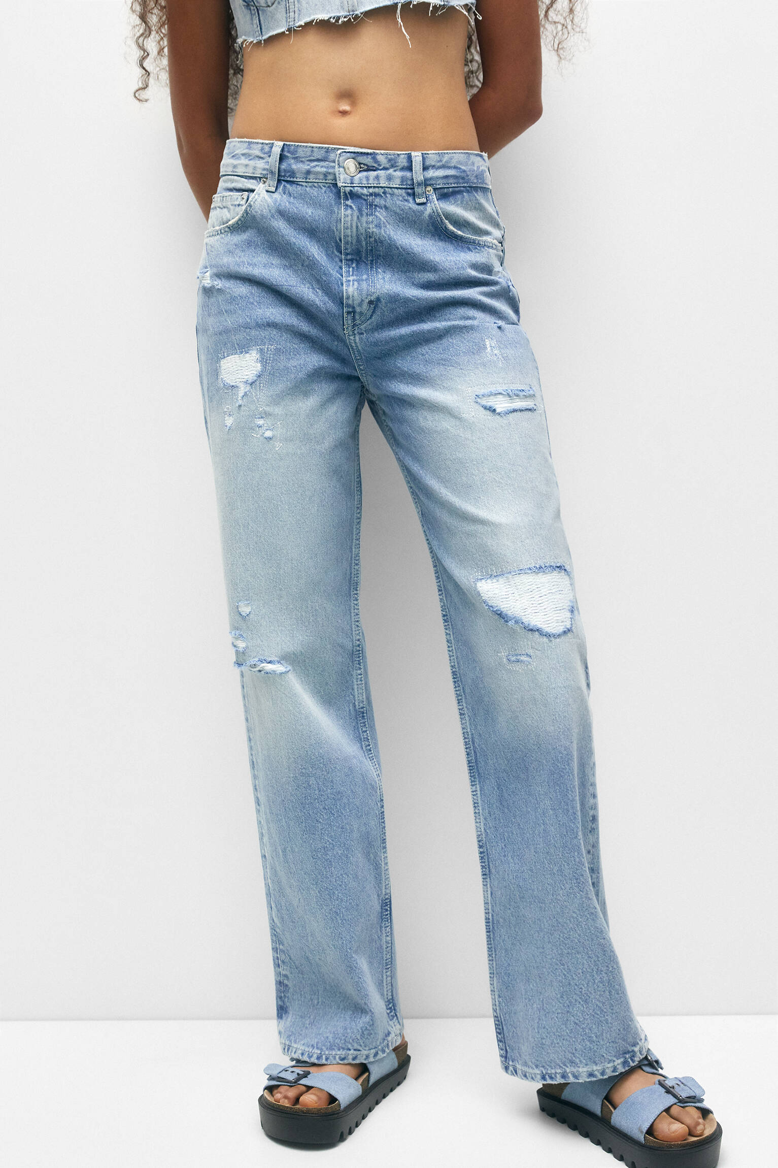 Calça jeans folgada de cintura alta e rasgada - azul médio