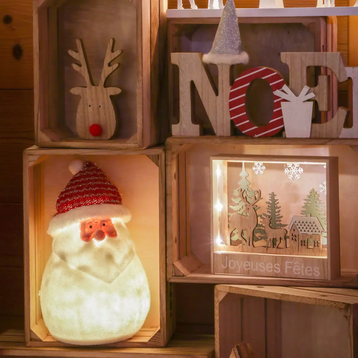Père Noël lumineux à piles 4 LED (H31 cm) Ennry Blanc chaud