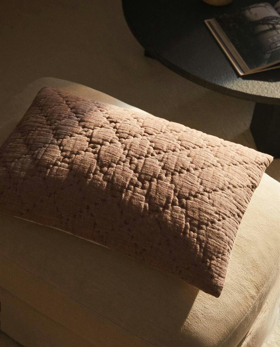 CAPA DE ALMOFADA COM ACOLCHOAMENTO EM DIAMANTE
