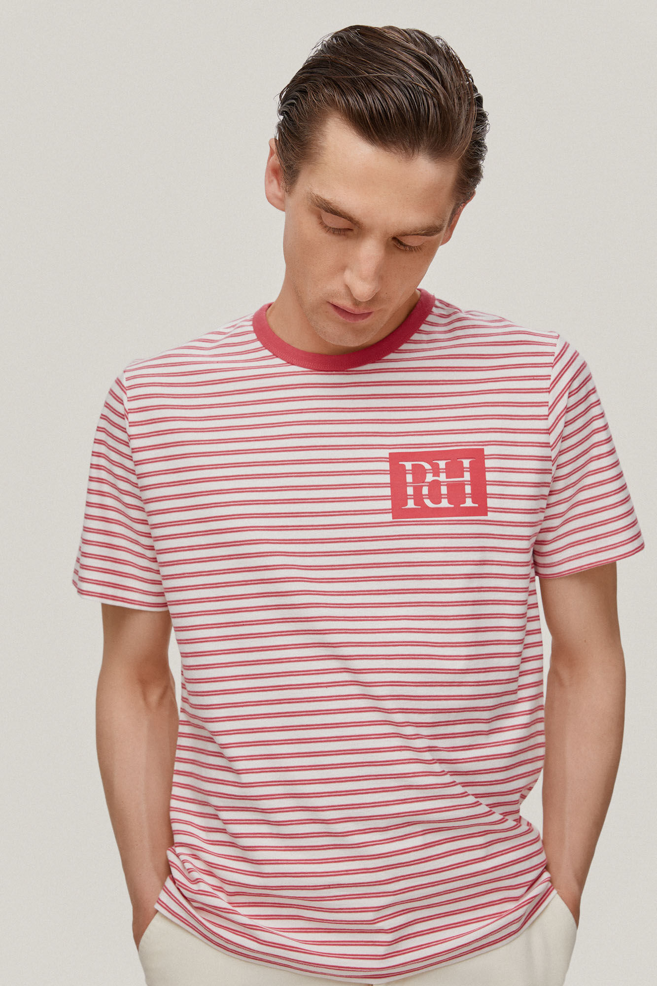 Camiseta com logo listrado - Vermelha