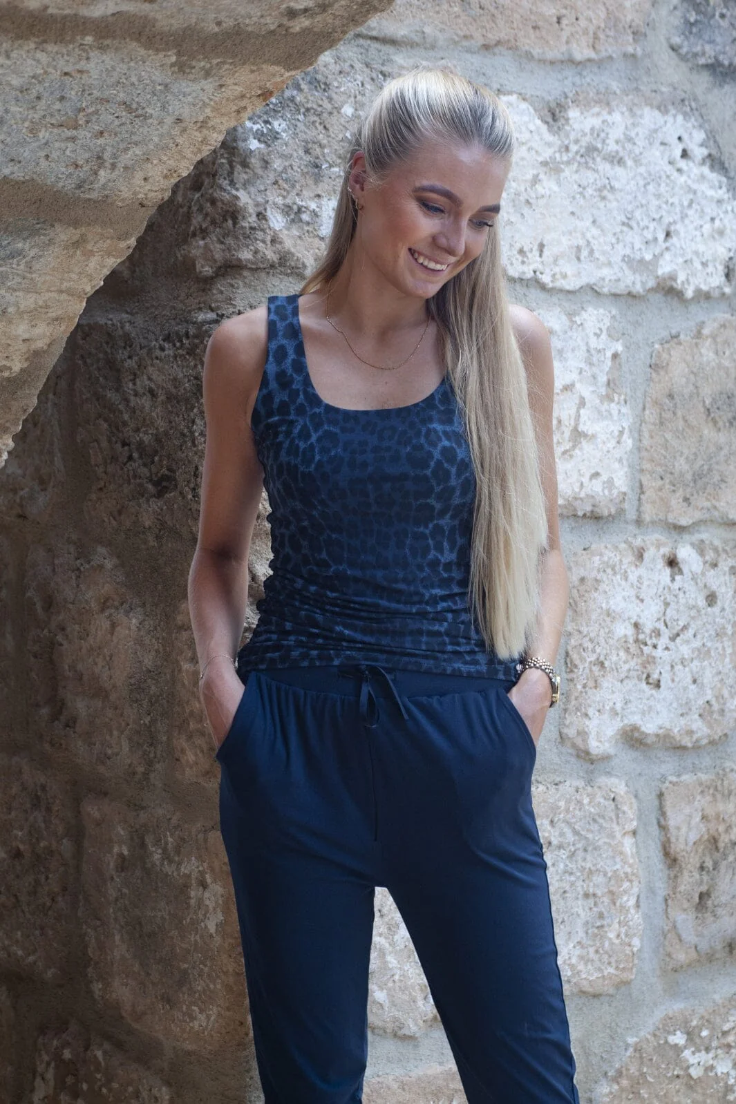 Liberte Alma-Turn-Top dusty navy leo