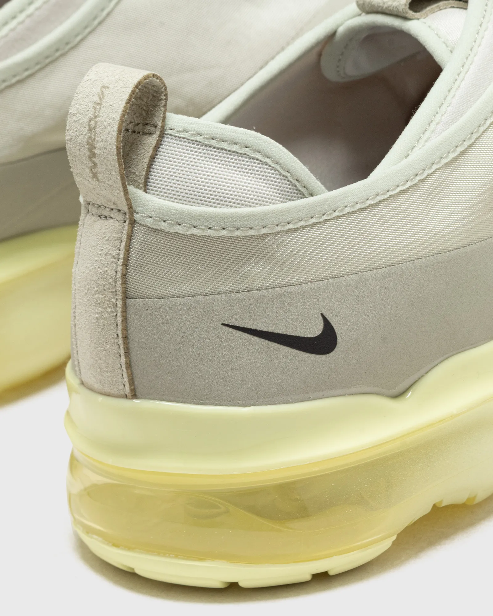 Nike AIR VAPORMAX MOC ROAM 'Light Stone'