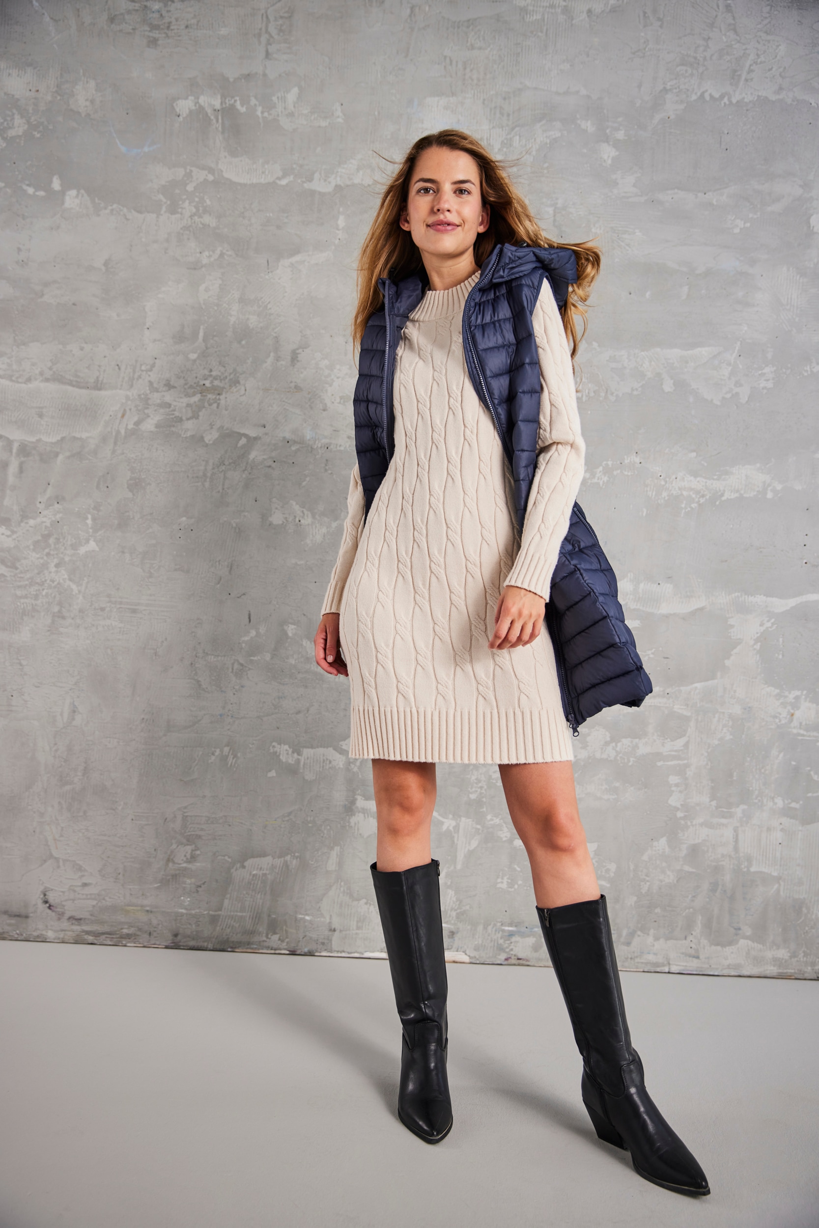 Aniston SELECTED Strickkleid im angesagten Muster-Mix - NEUE KOLLEKTION