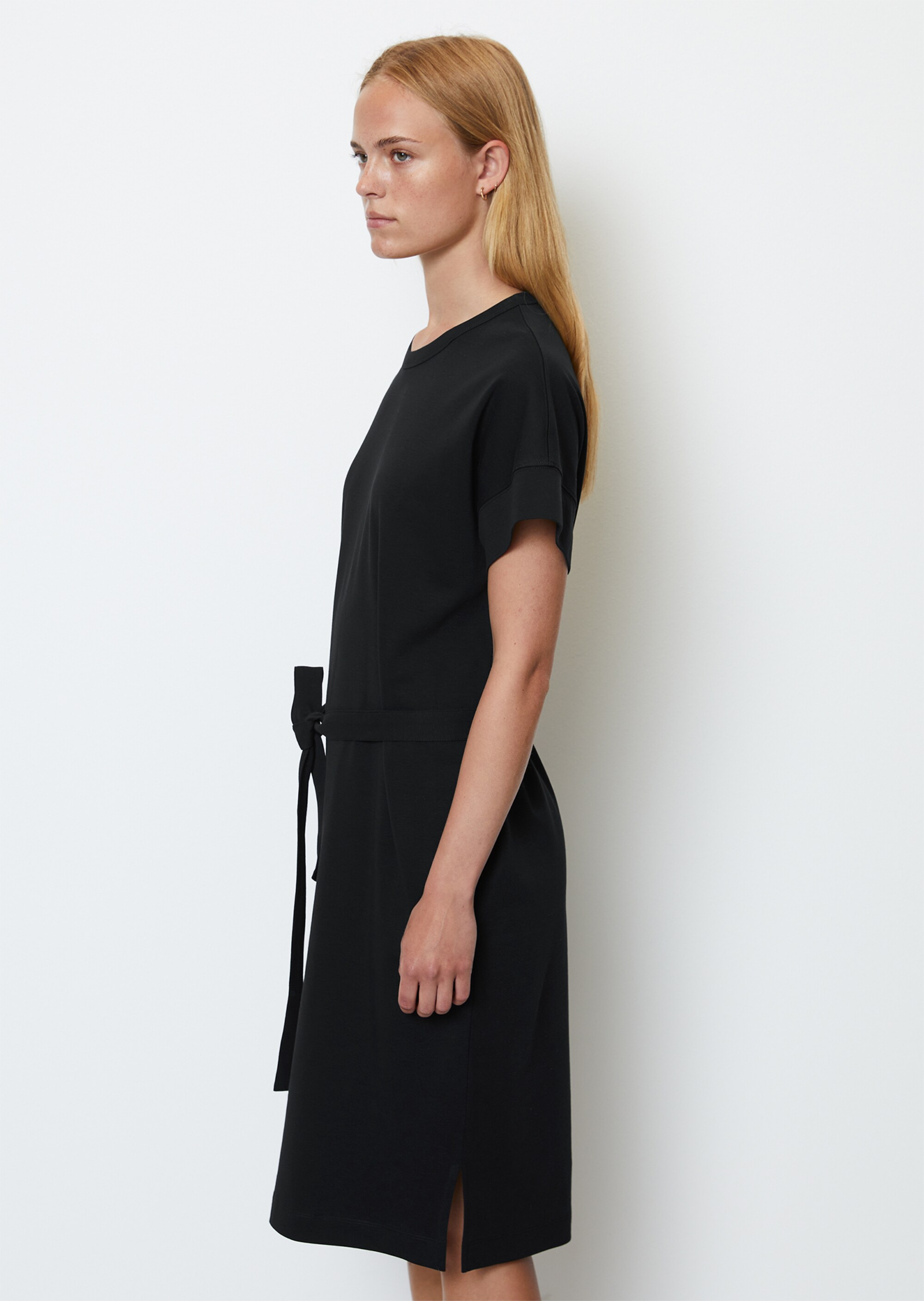 T-Shirt-Kleid mit Gürtel aus Interlock-Jersey