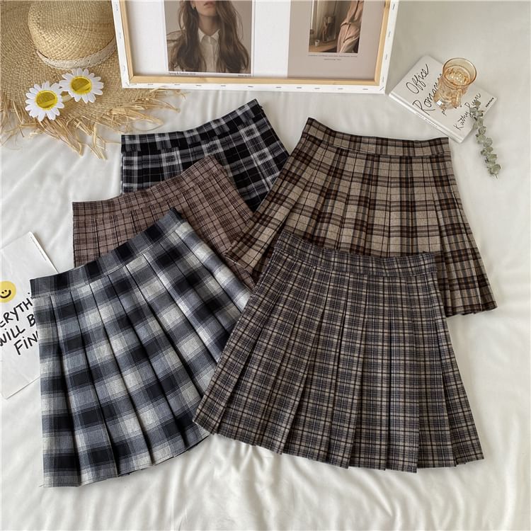 Mikiko - Geruite minirok met hoge taille en plooien