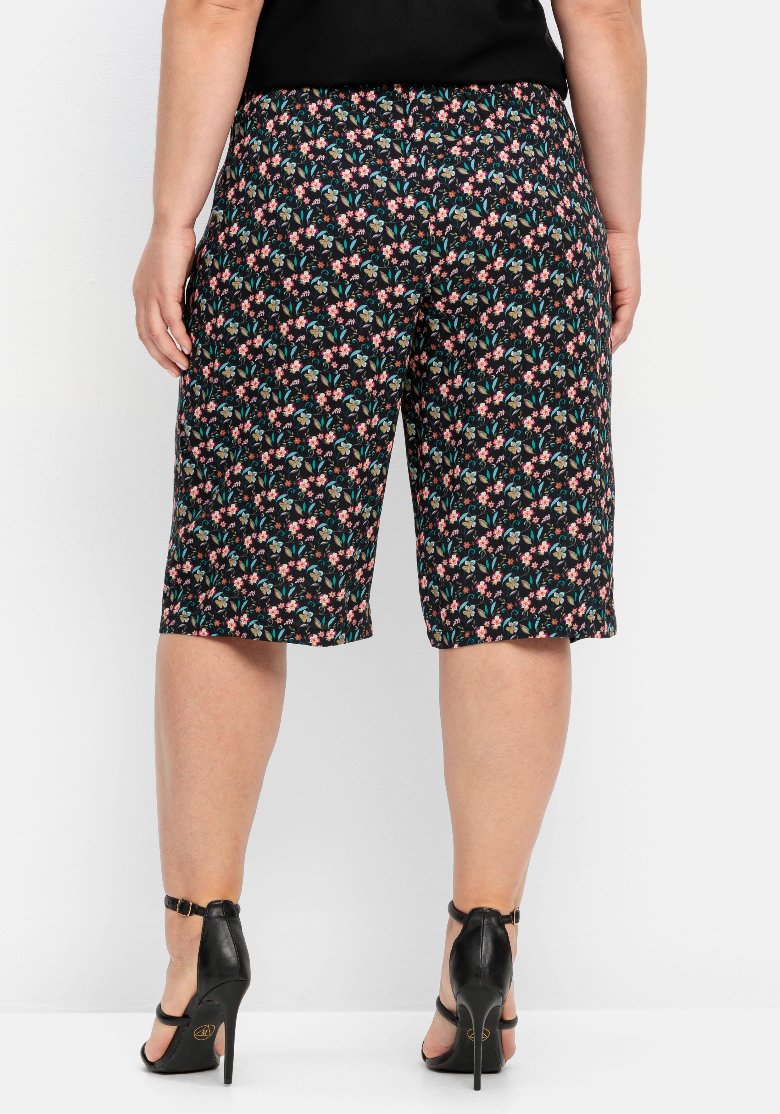 Weite Bermudas mit Smokbund, aus Viskose