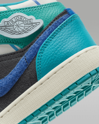 Air Jordan 1 Mid Sneaker School Older Kids' Shoes