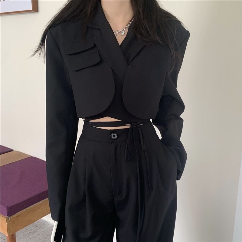 Strawolf - Lange mouwen cropped blazer / rechte broek