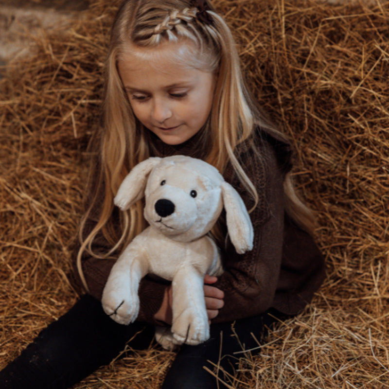 Plüschhund mit zwei Welpen