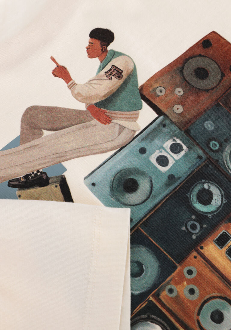 ecru filling pieces t-shirt t-shirt speaker wall