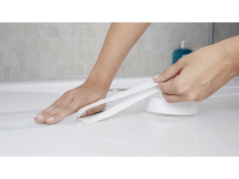 tesa Anti-Rutschband Bad & Dusche, 5 m x 25 mm Transparentes Anti-Rutsch-Bad- und Duschband für Rutschfestigkeit in feuchten Umgebungen