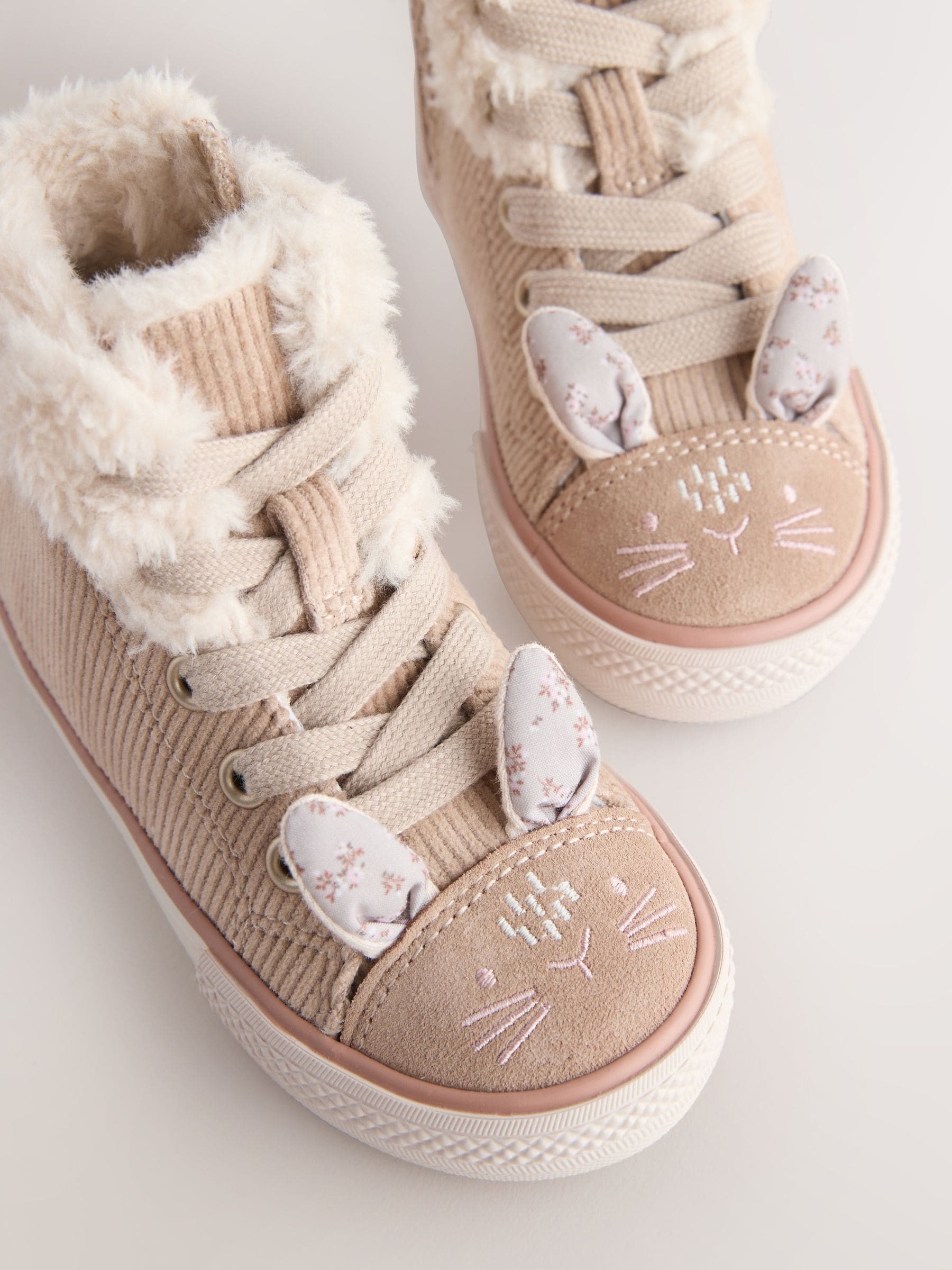 Neutraal met konijnenprint - Character sneakers met hoog bovenwerk