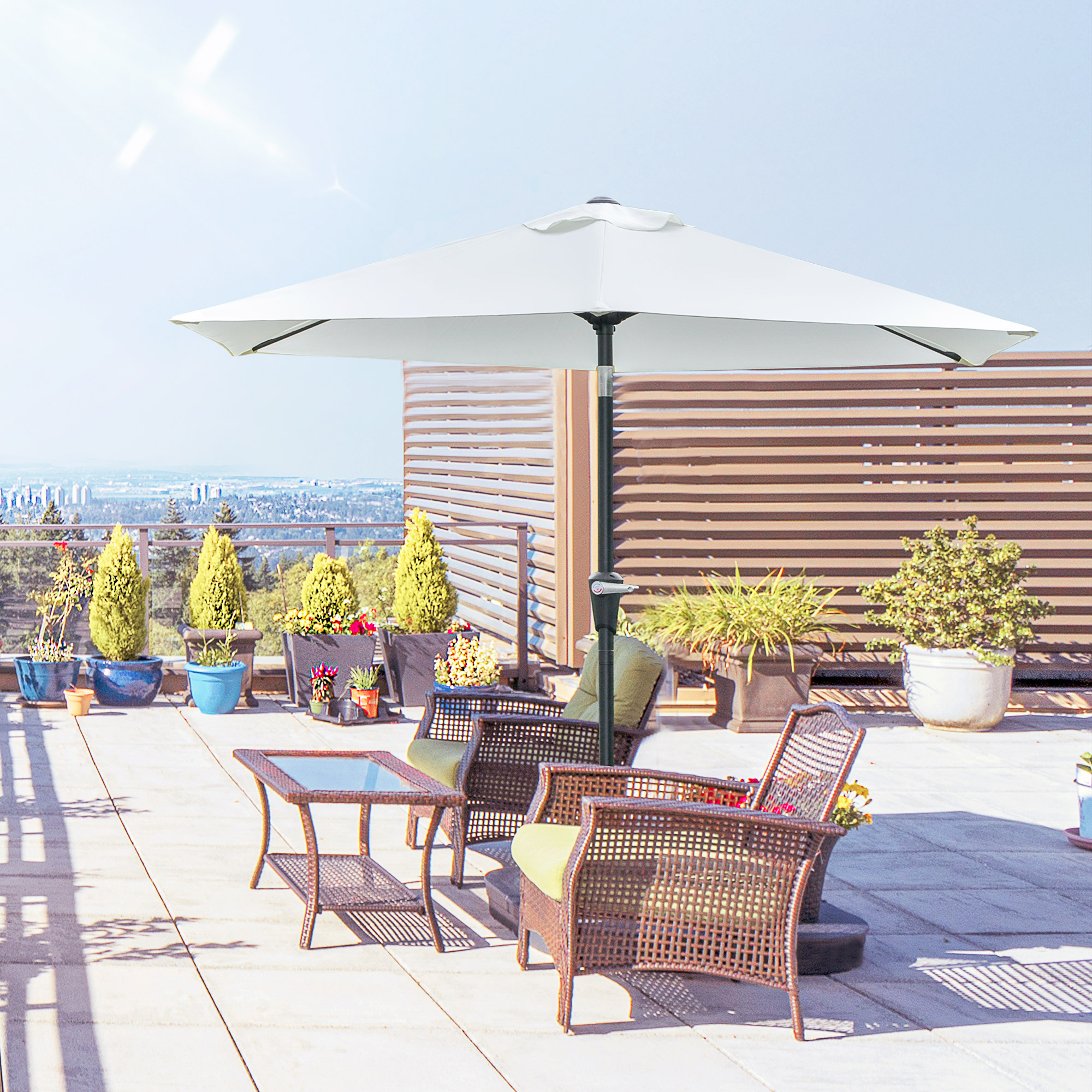 Guarda-sol de jardim Outsunny Ø230x216 cm com abertura manual, ângulo ajustável e impermeável para varanda e piscina, cor creme.