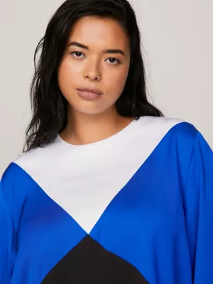 Vestido Curve Argyle com blocos de cores, modelagem acinturada e evasê.