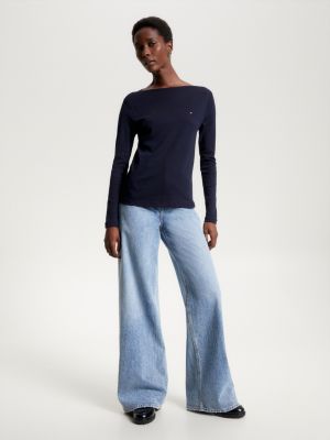 Blusa de corte justo com decote canoa