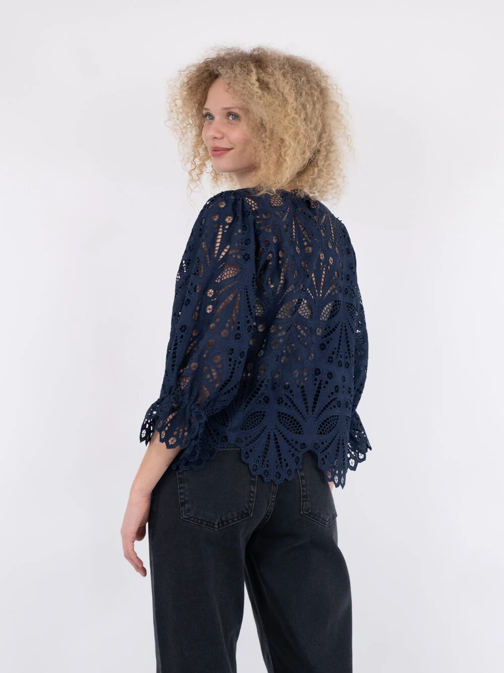 Neo Noir  Adela Embroidery bluse - mørkeblå