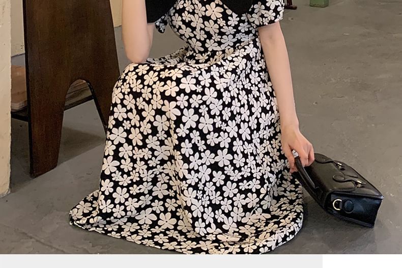 Sienne - Midi-jurk met pofmouwen, Peter Pan-kraag, bloemenprint en strikceintuur