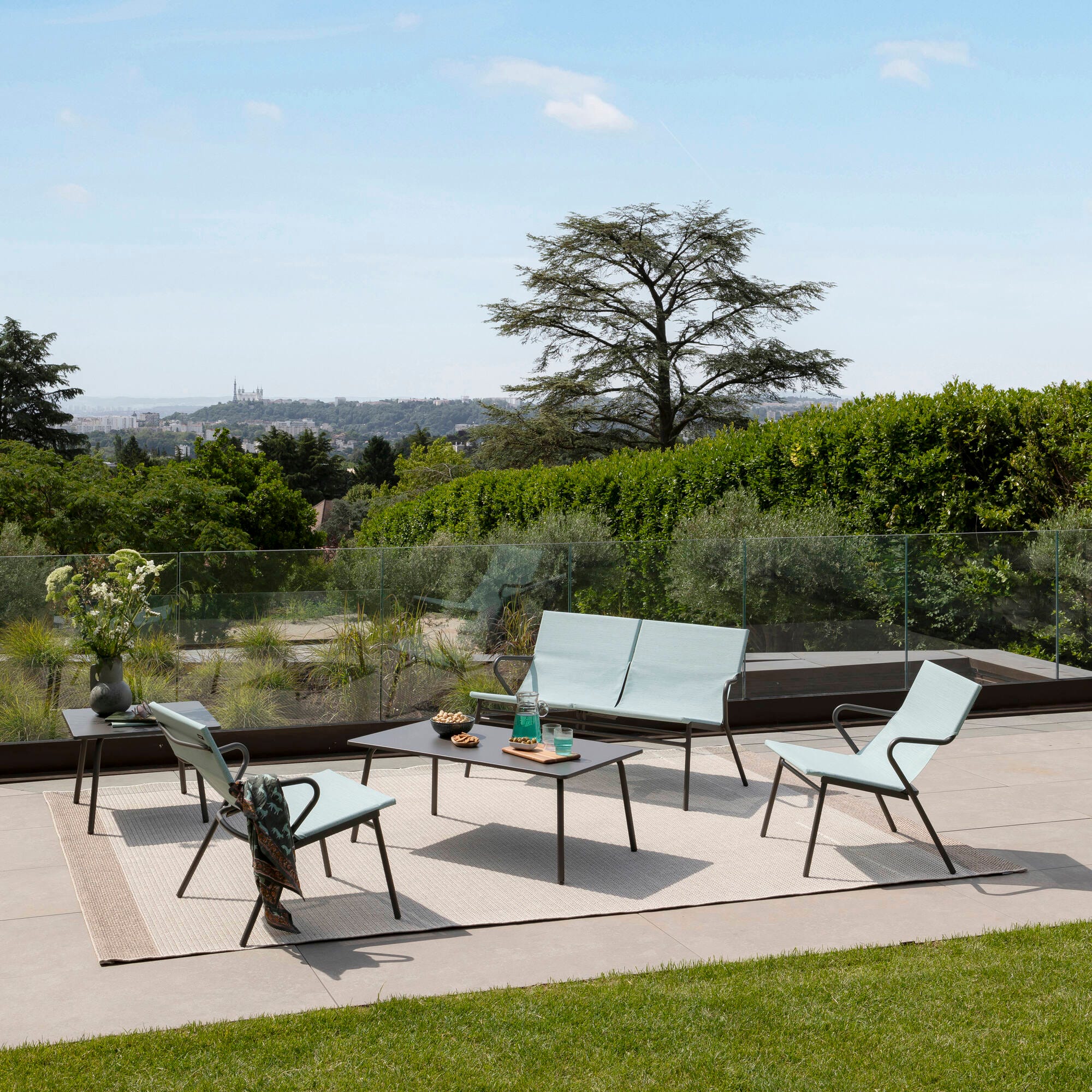 Niedriges Loungeset aus quadratischem Tisch und 2 Sesseln Vence Batyline® Duo Mistral Blue