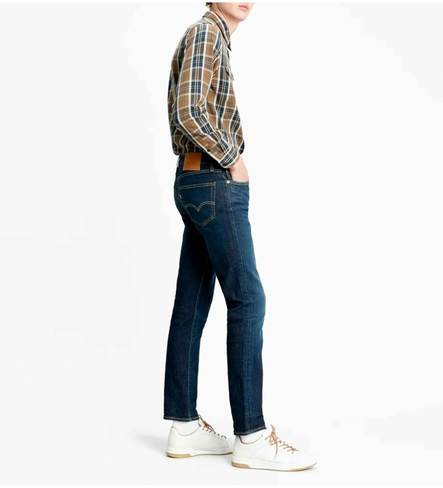 Calça jeans Levi's 511 azul, corte slim.