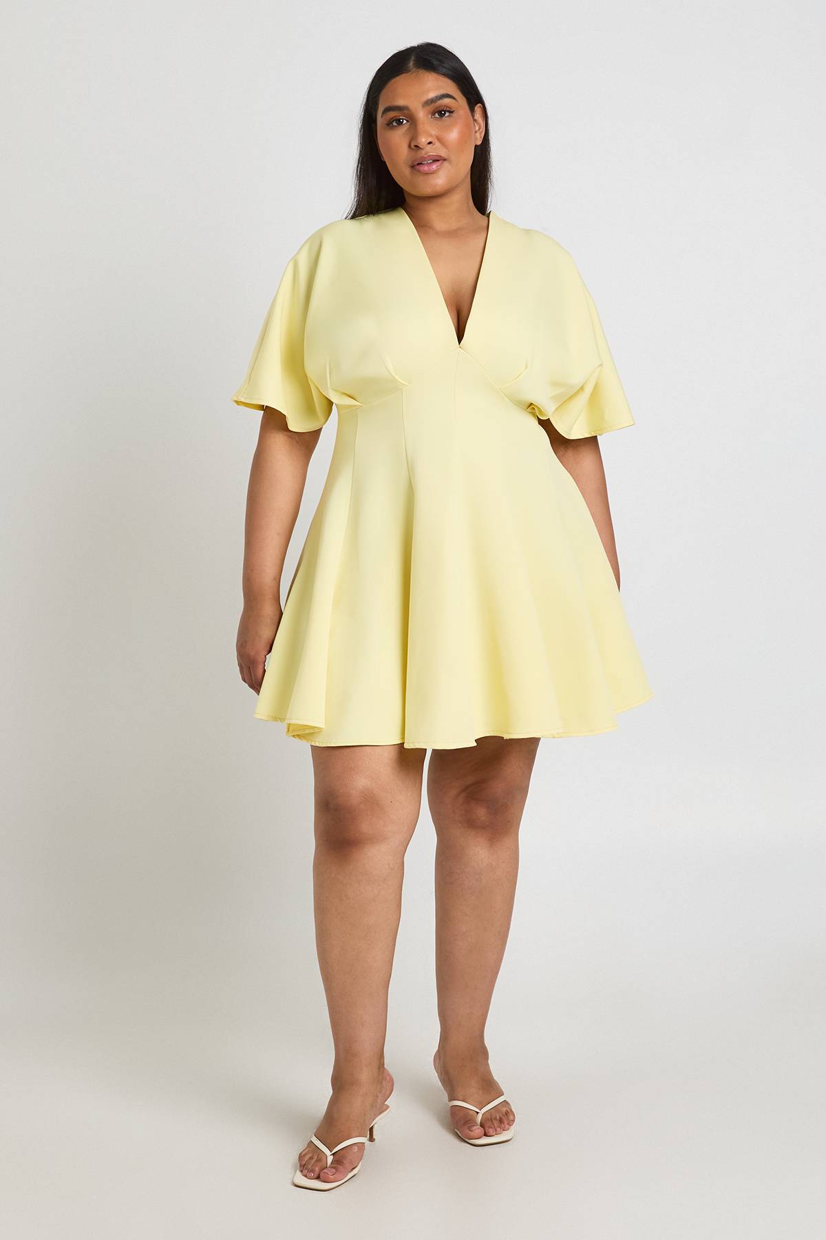 boohoo Robe Patineuse Grande Taille À Jupe Plissée