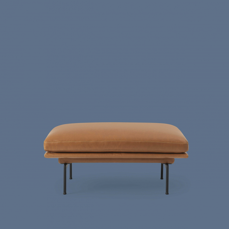 Muuto Outline poef silk leather Cognac, onderstel zwart