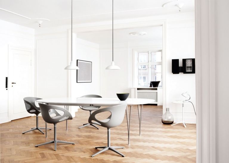 Fritz Hansen B614 tafel wit laminaat 240x120