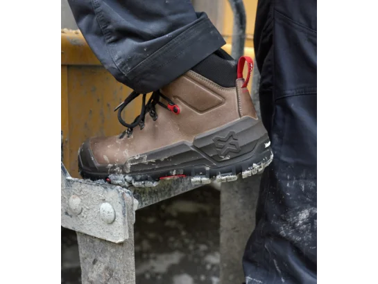 Chaussures de sécurité montantes CRONOS S3S SR FO HRO CI HI LG SC Brun