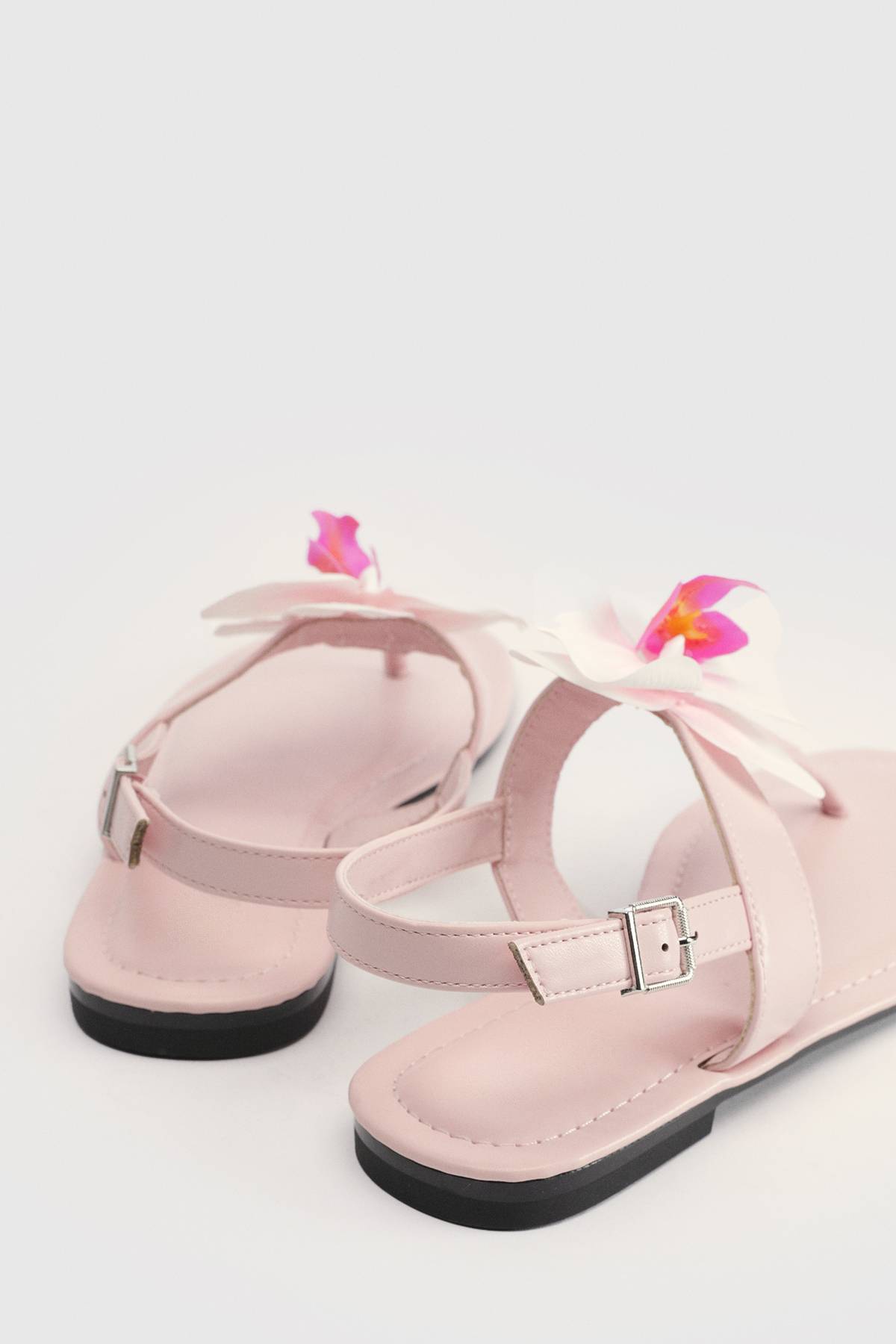 boohoo Sandales À Entredoigt Avec Détail Orchidée