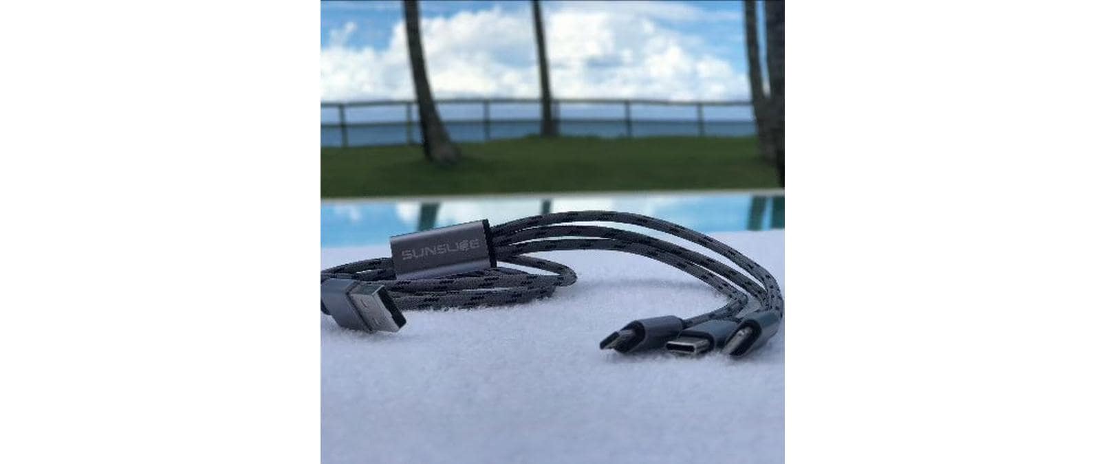 Trident Kabel USB - Lightning/Micro-USB A/USB C 1 m3-in-1 Ladekabel mit USB-C, Lightning und Micro-USB Anschlüssen