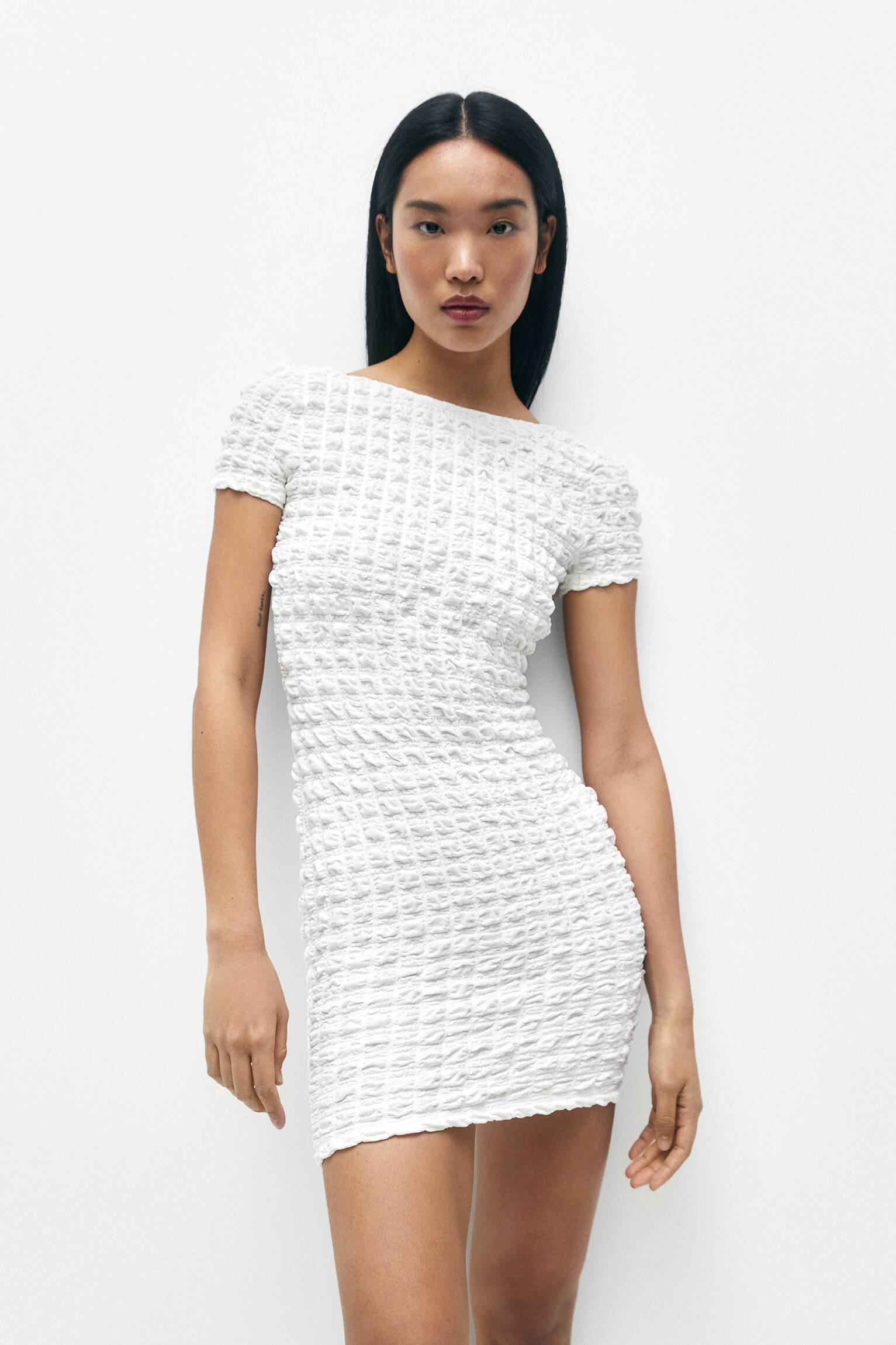 TEXTURA DE VESTIDO CURTO - GELO