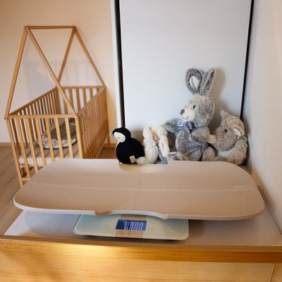 bblüv 2-i-1 Digitalt Babyvekt, Beige