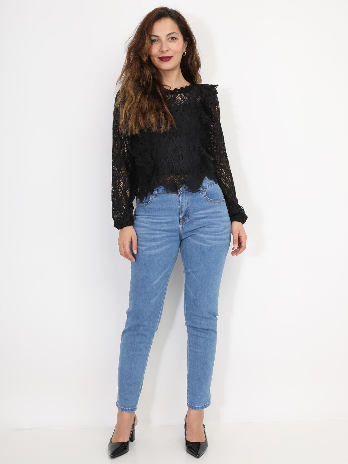 Blouse en dentelle crochet à volants- Noir