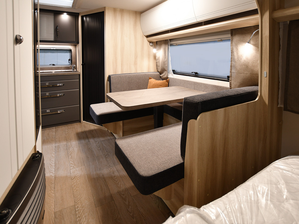 Hobby De Luxe 460 SFF 2026 caravan