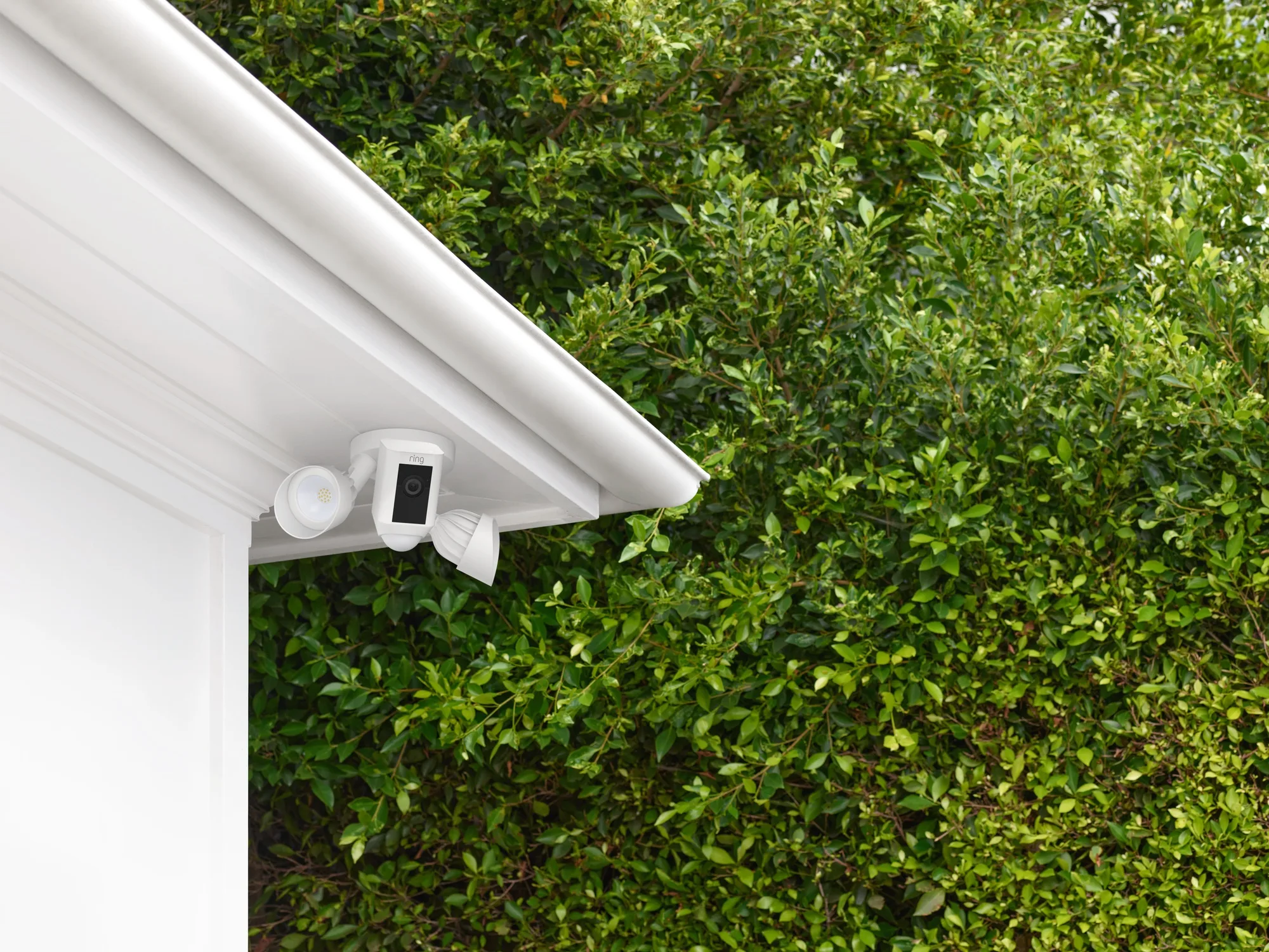 Ring Floodlight Cam Wired Plus Blanc Caméra de surveillance