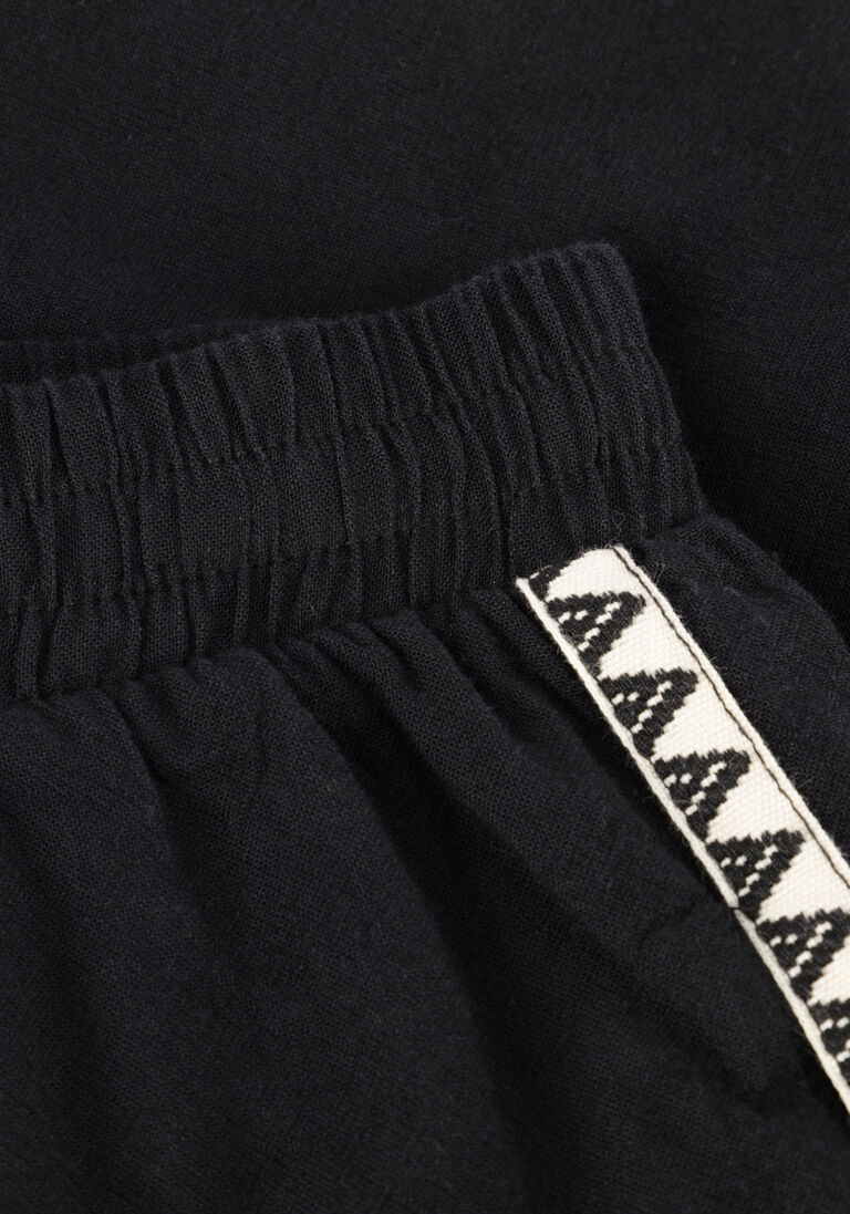 zwarte devotion korte broek thalia