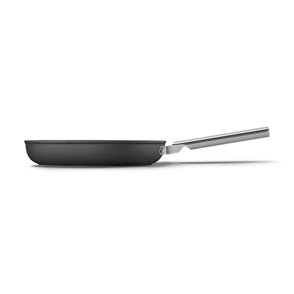 Poêle aluminium antiadhésive 30 cm noir mat Smeg