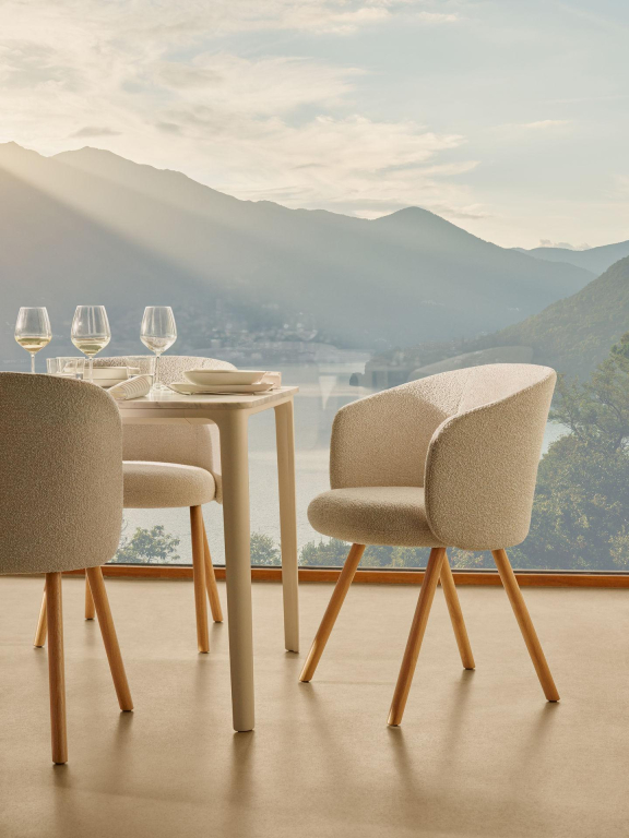 Vitra Mikado Side Chair stoel eiken onderstel Ivory