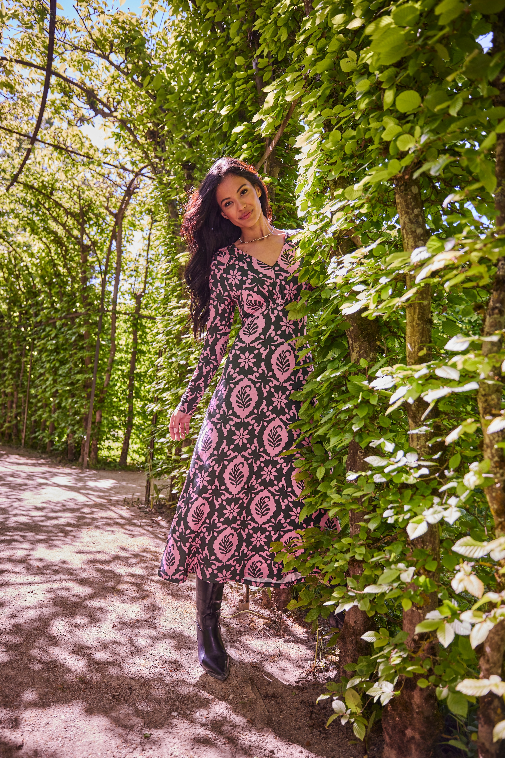 Aniston SELECTED Midikleid mit Smok-Details - NEUE KOLLEKTION