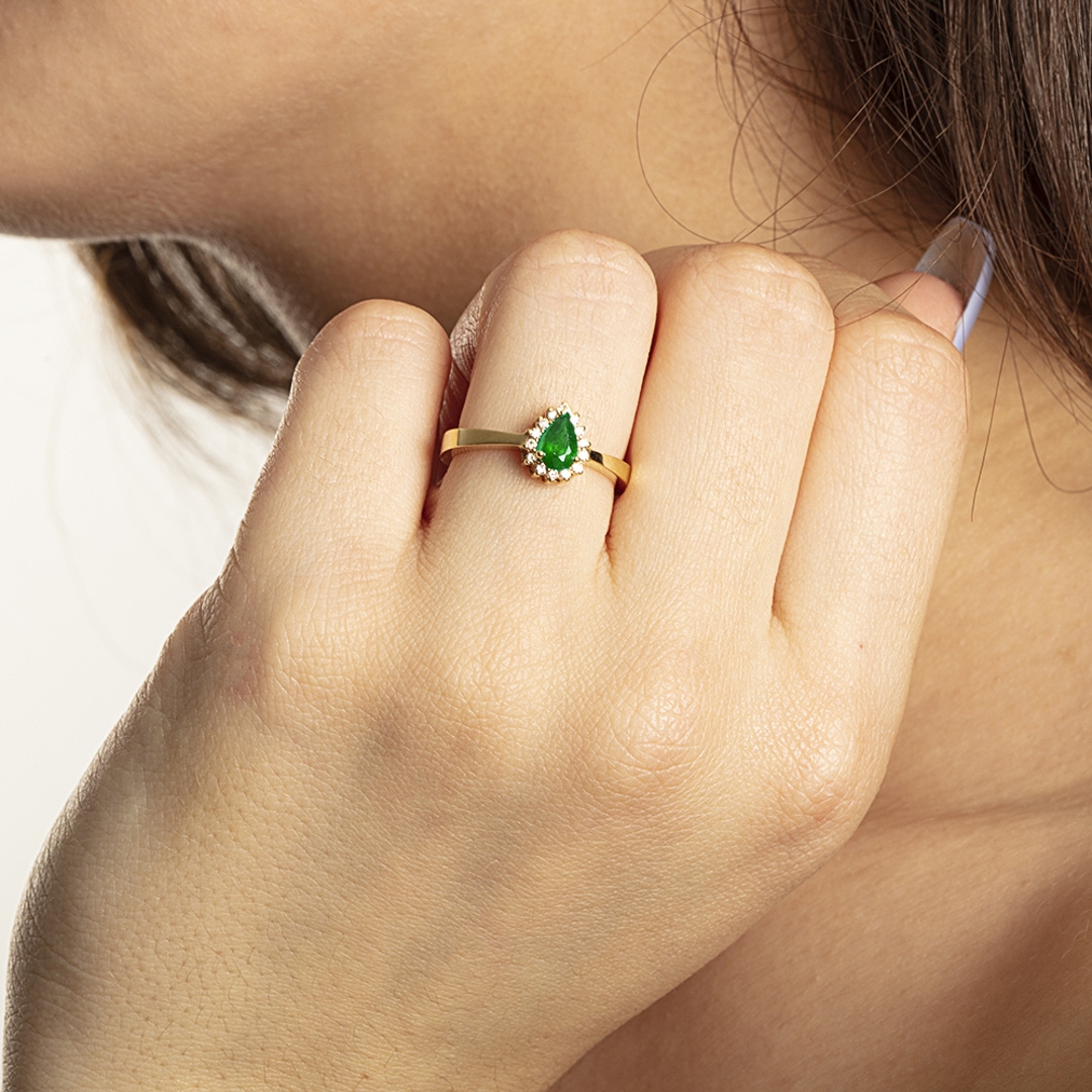 Damenring 750/18 K Gelbgold mit Diamanten 0.11 ct H/si & Smaragd 0.34 ct