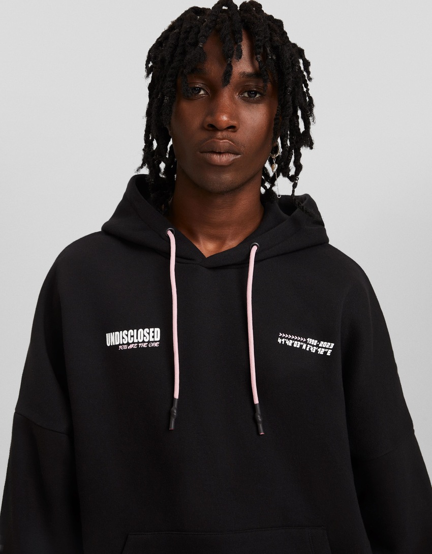Moletom com capuz estampado