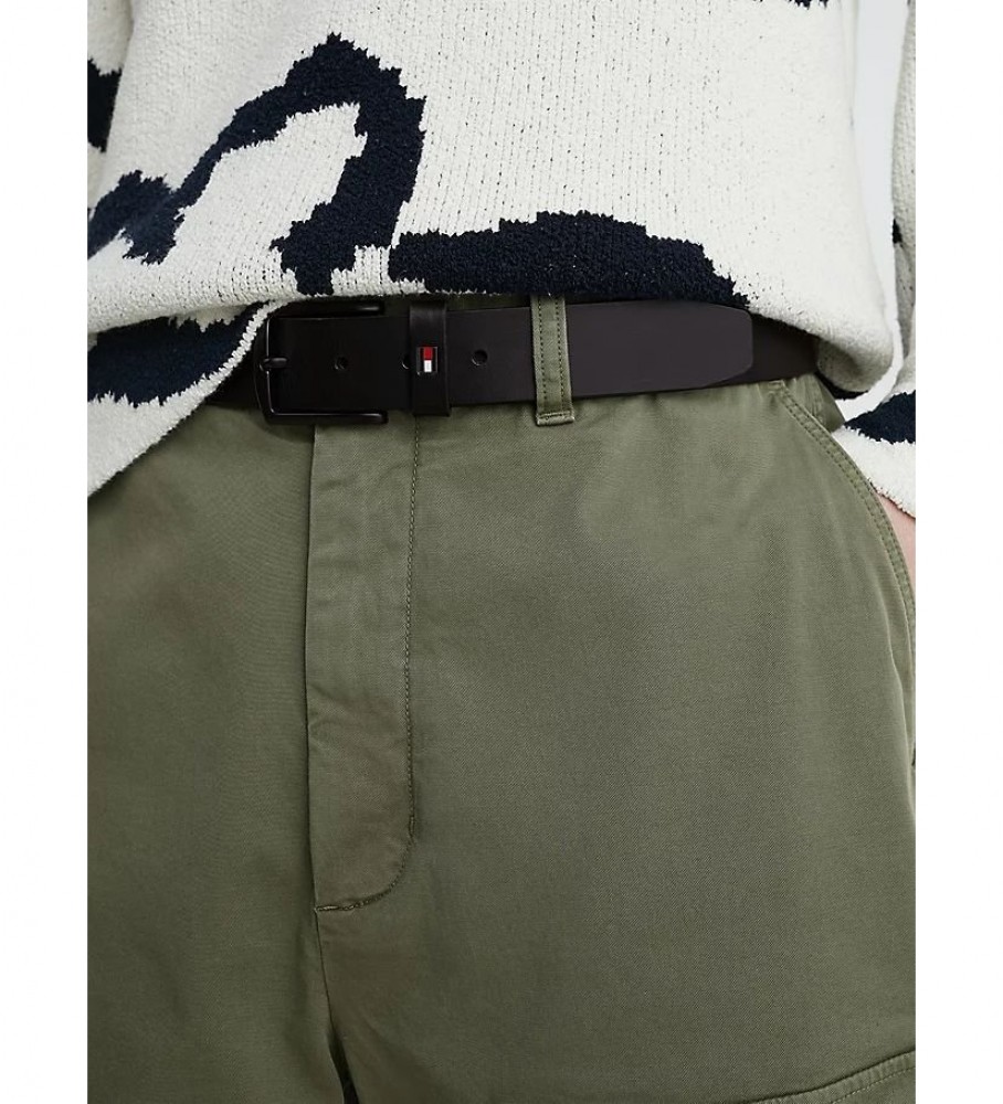 Cinto Tommy Hilfiger Denton em couro preto fosco