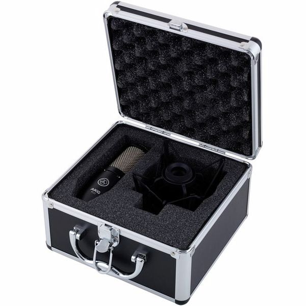 AKG P220