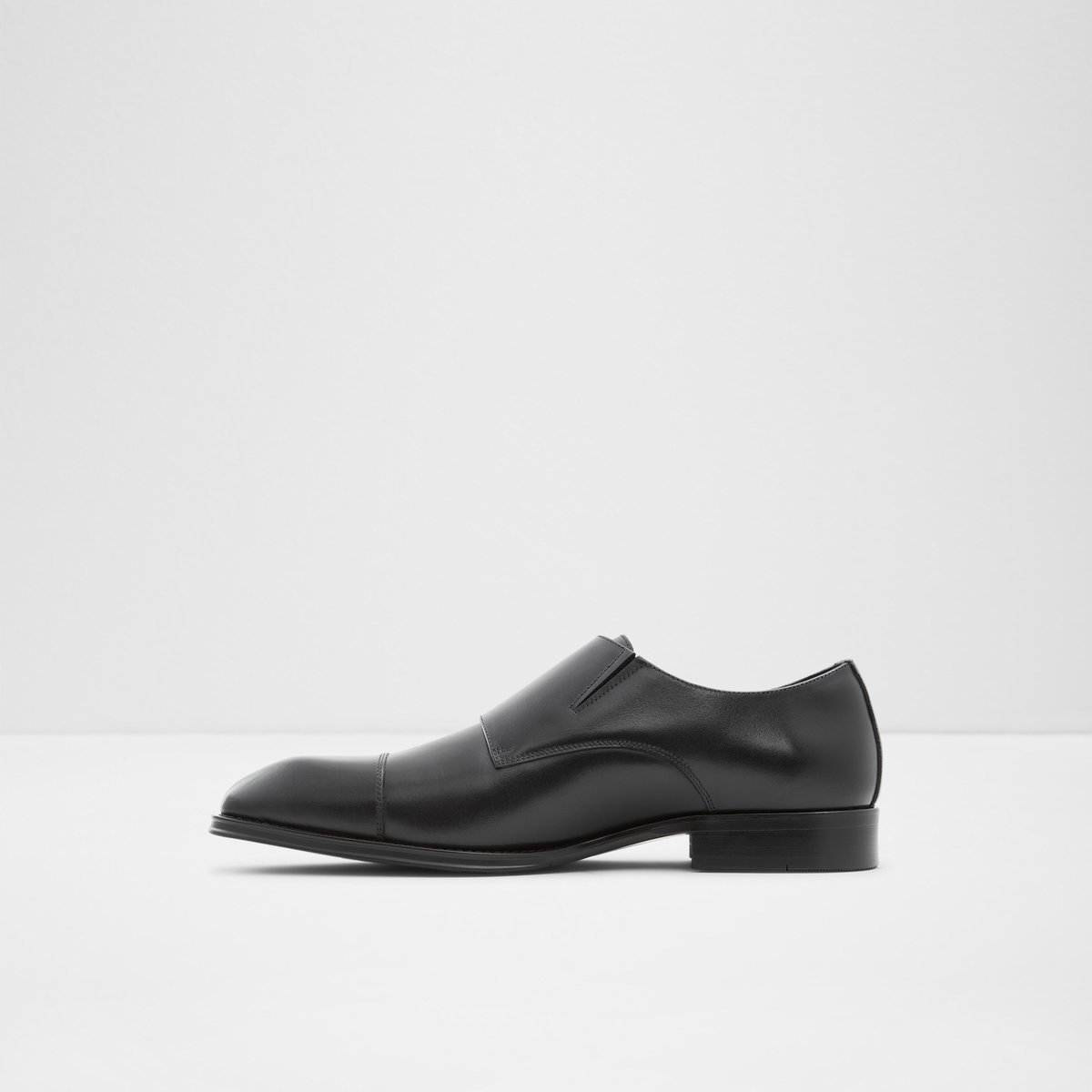 Gwedriloth Black Men Dress Shoes