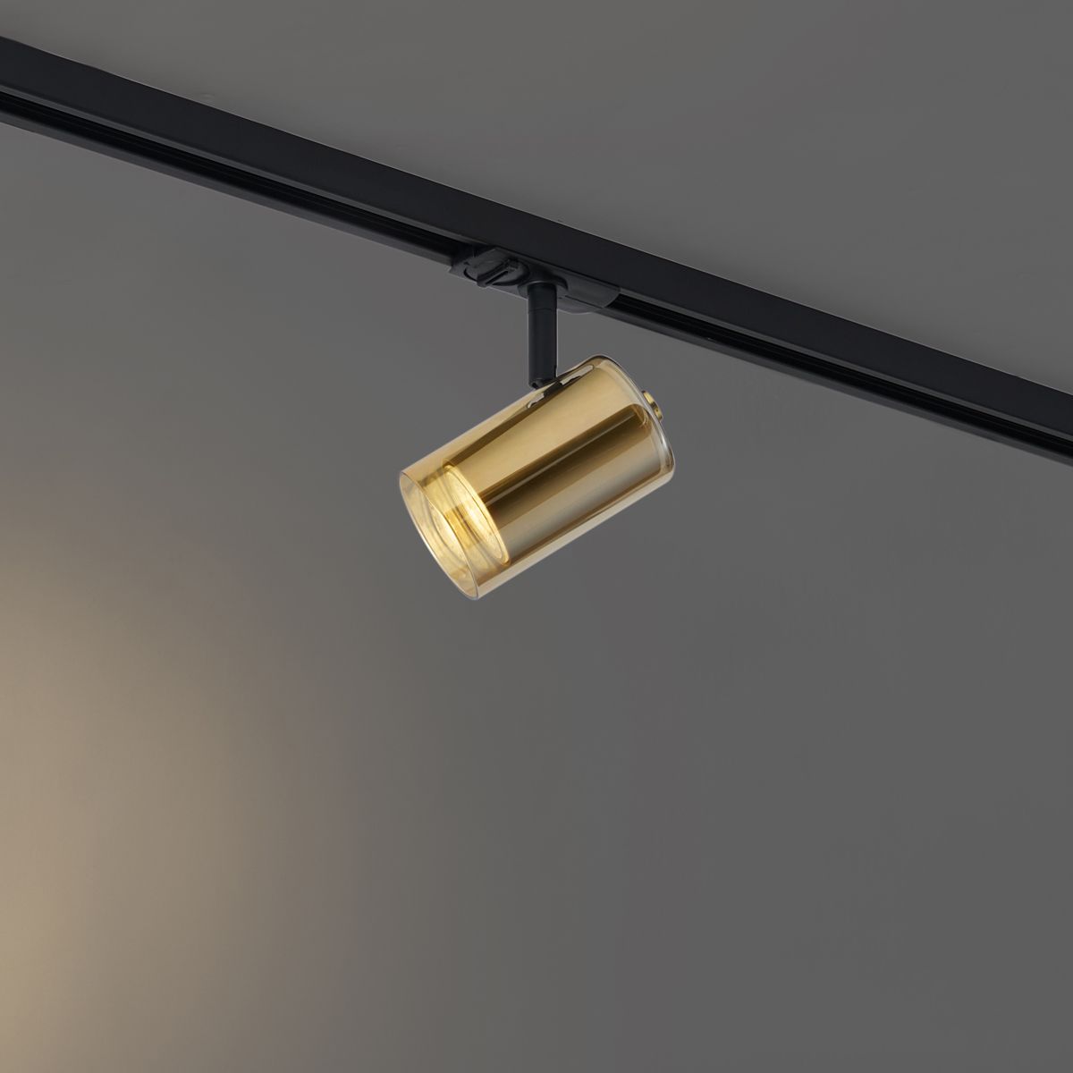 Moderne spot goud met amber glas voor railsysteem 1-fase - Iconic Lloyd