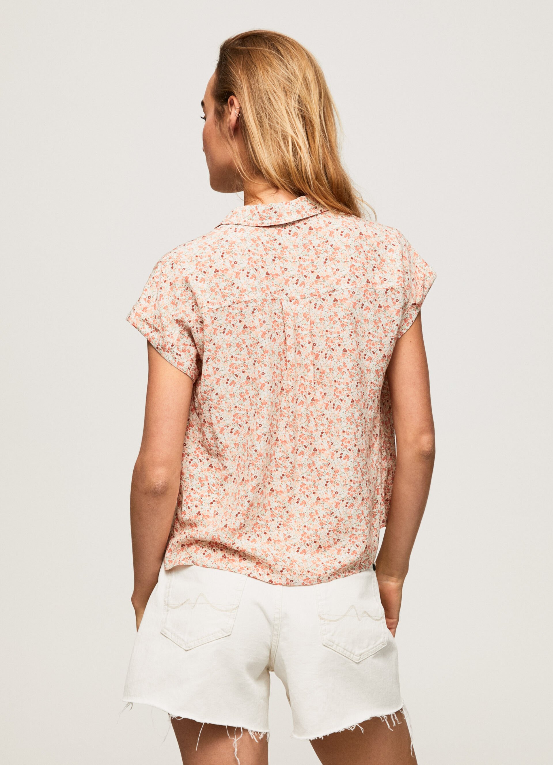 CAMISA FLORAL DE MANGA CURTA - multicolorida