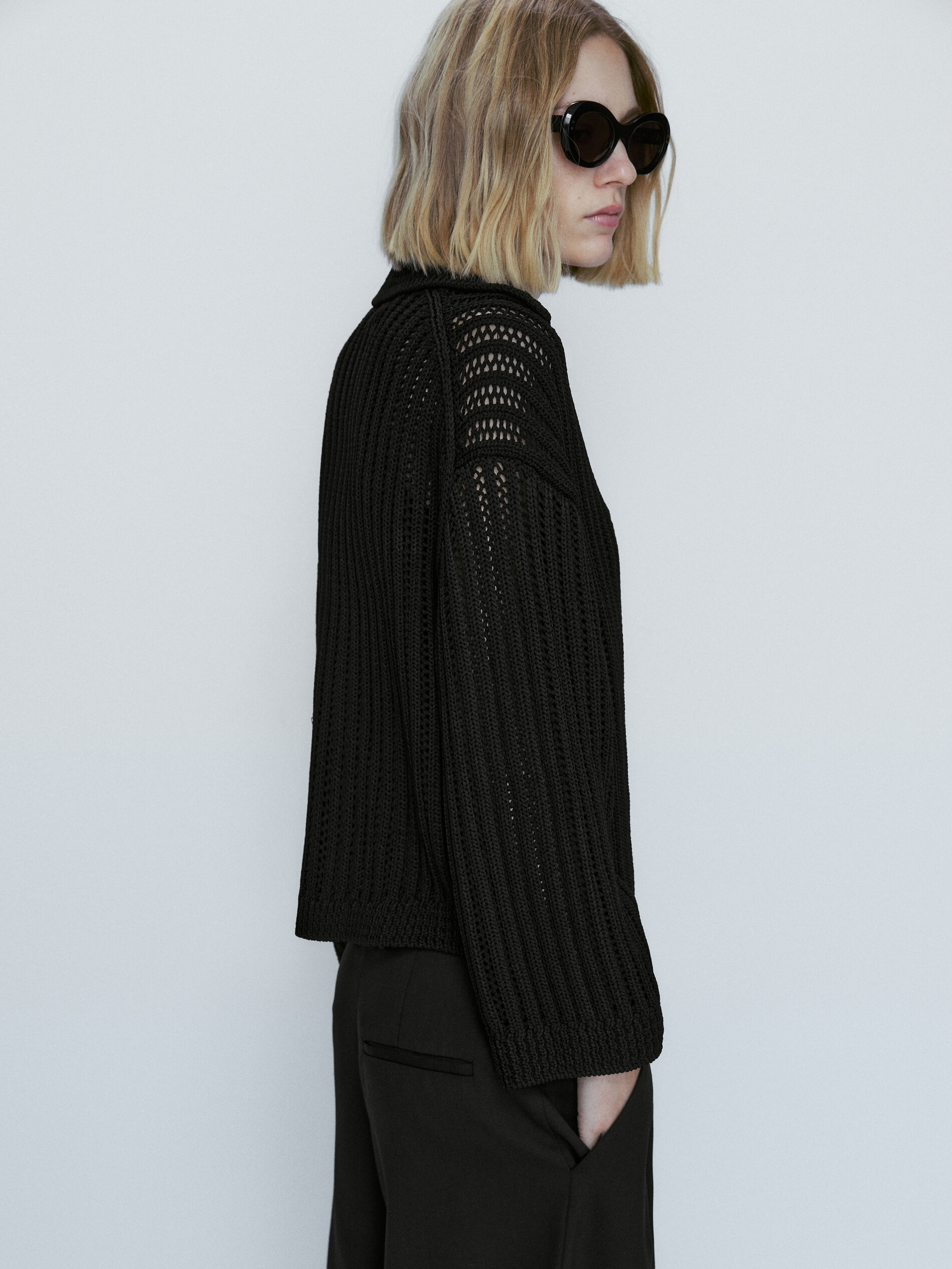 Polo cuello com estrutura em malha jersey - PRETO