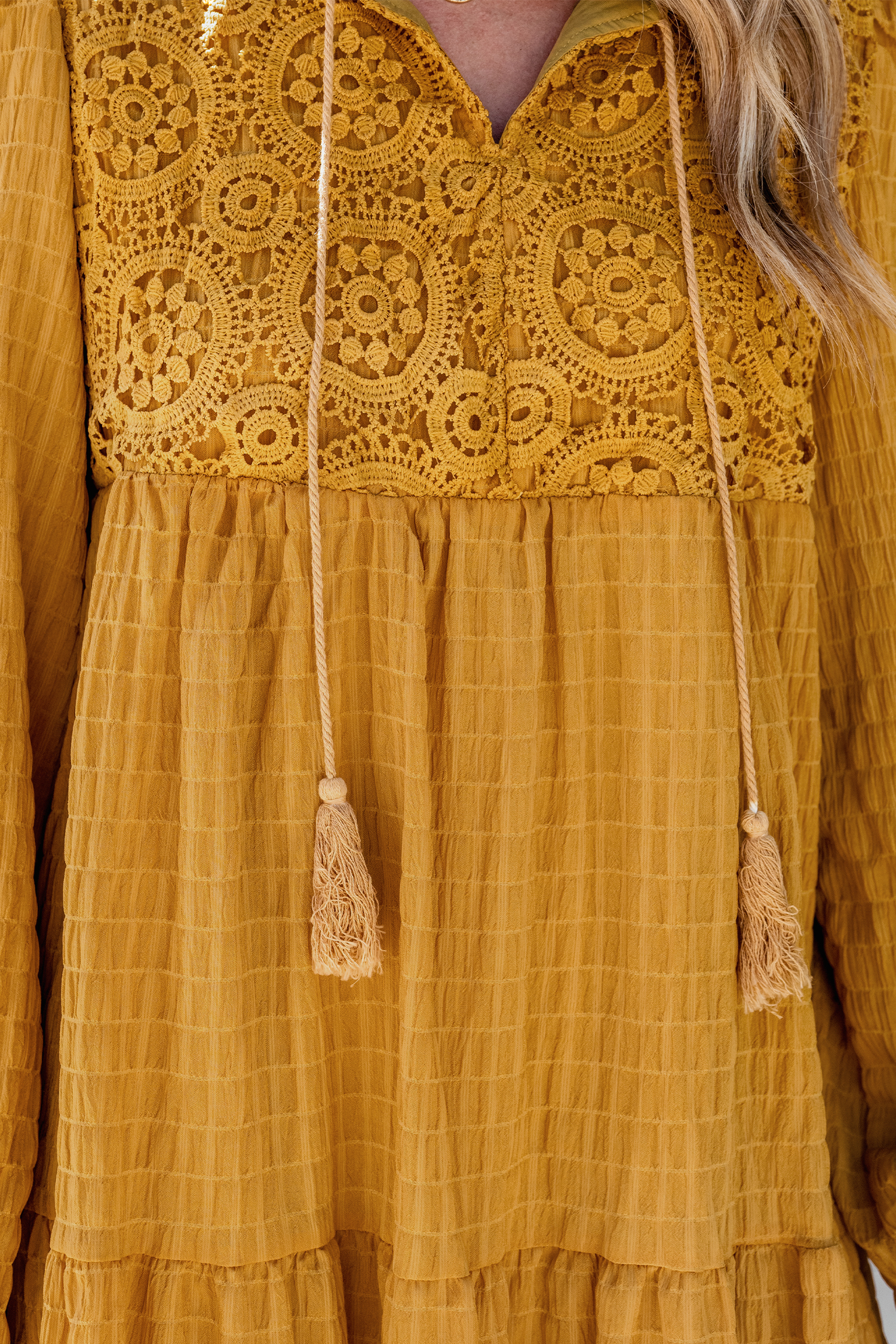 Robe en seersucker à fleurs en broderie