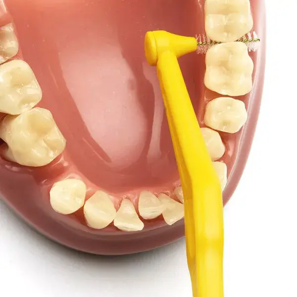 Escova interdental angular ecológica TePe ISO 4 / 0,7 mm, pacote com 6 unidades.